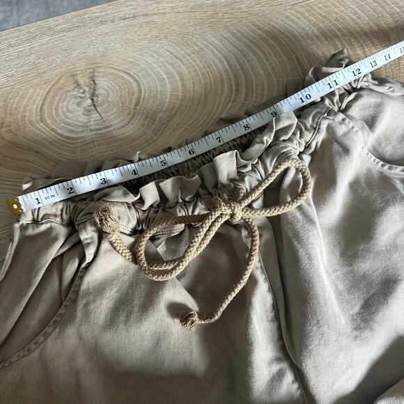 XiRena Wesley Short Dark Sand Khaki M - Picture 11 of 13